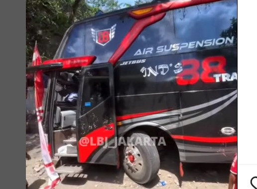 Bus Rombongan Tenaga Kesehatan Jember Terguling di Bromo, 8 Tewas Puluhan Luka